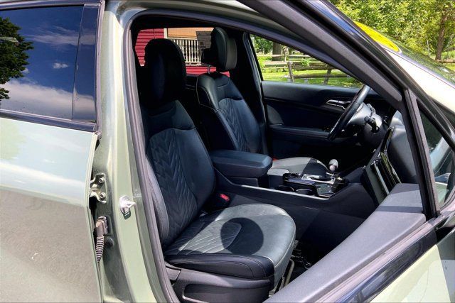 Used 2023 Kia Sportage X-Line w/ X-Line Premium Package AWD/4WD image 6