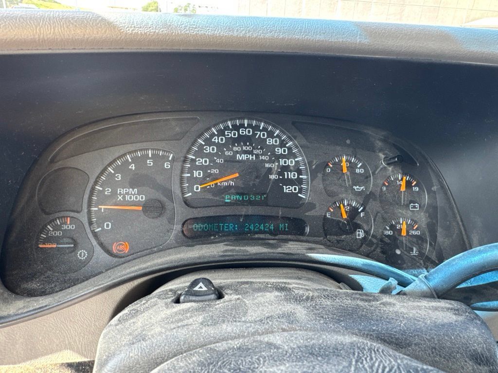Used 2003 Chevrolet Silverado 2500 LT AWD/4WD image 14