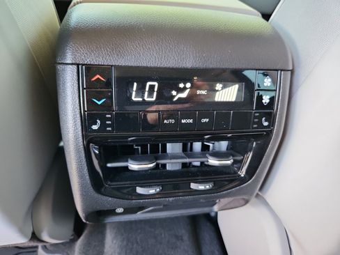 Used 2021 Jeep Grand Cherokee L Overland AWD/4WD image 18