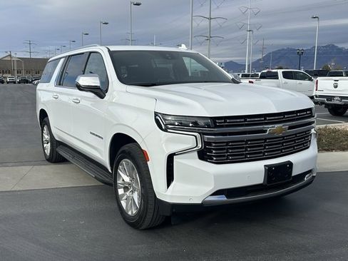 Used 2023 Chevrolet Suburban Premier image 28