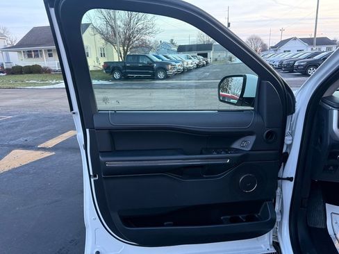 Used 2024 Ford Expedition Max XLT image 14