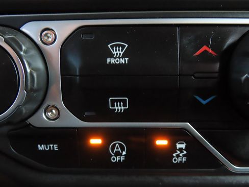 Used 2018 Jeep Wrangler Unlimited Rubicon image 9