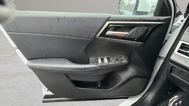 Used 2024 Mitsubishi Outlander Ralliart AWD/4WD image 17