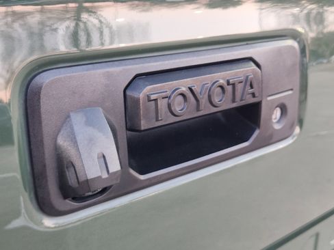 Used 2022 Toyota Tacoma TRD Sport image 12