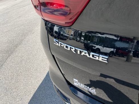 Used 2021 Kia Sportage LX FWD image 9
