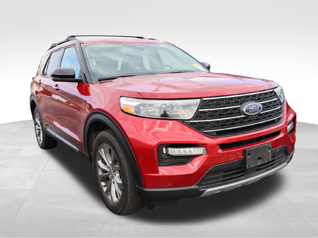 Used 2022 Ford Explorer XLT w/ Equipment Group 202A AWD/4WD image 14