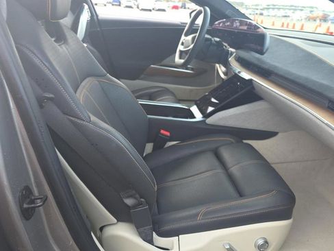 Used 2022 Lucid Air Grand Touring image 13