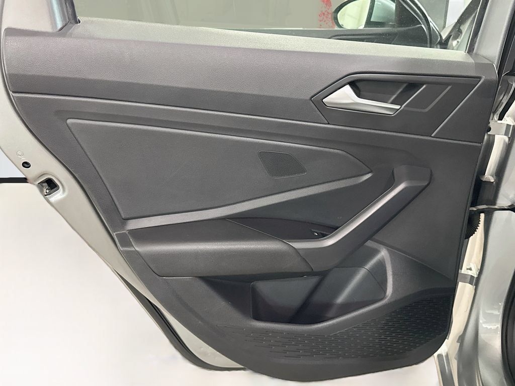 Used 2019 Volkswagen Jetta SE w/ Cold Weather Package FWD image 29