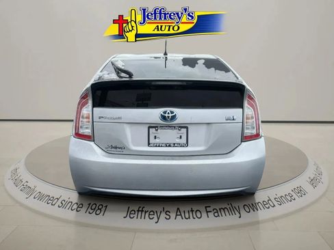 Used 2014 Toyota Prius Two FWD image 6