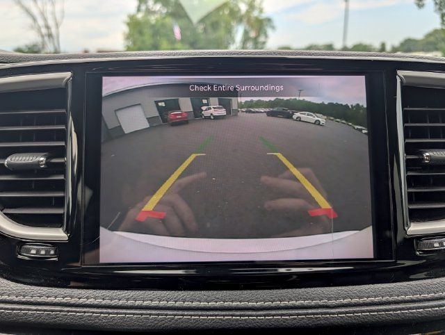 Used 2024 Chrysler Pacifica Limited FWD image 27