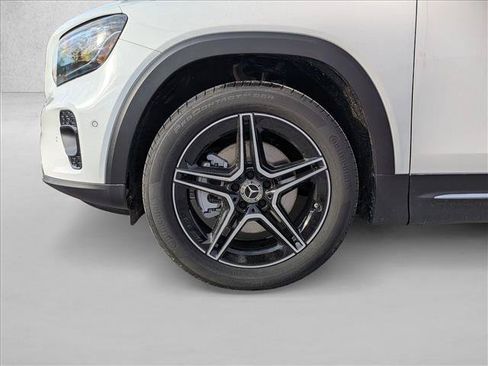 Used 2026 Mercedes-Benz GLB 250 4MATIC image 8