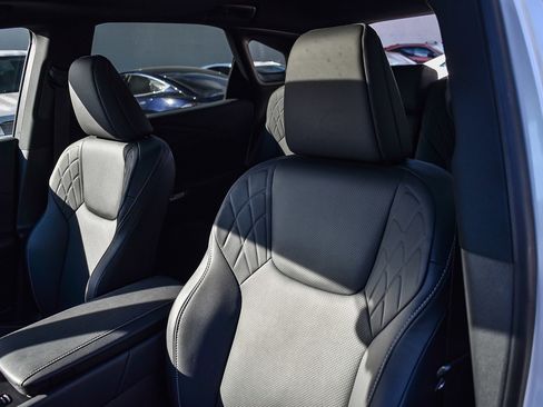 Used 2025 Lexus RX 350h w/ Convenience Package image 24