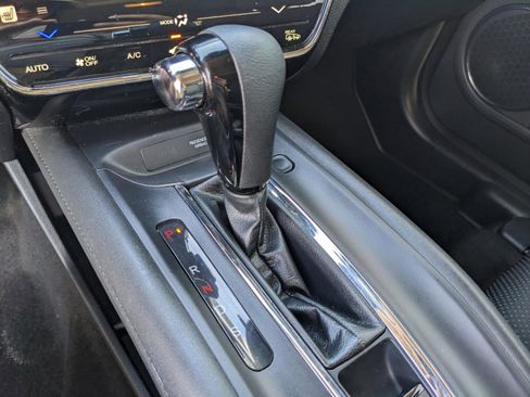 Used 2022 Honda HR-V EX image 29
