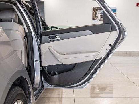 Used 2015 Hyundai Sonata SE FWD image 36