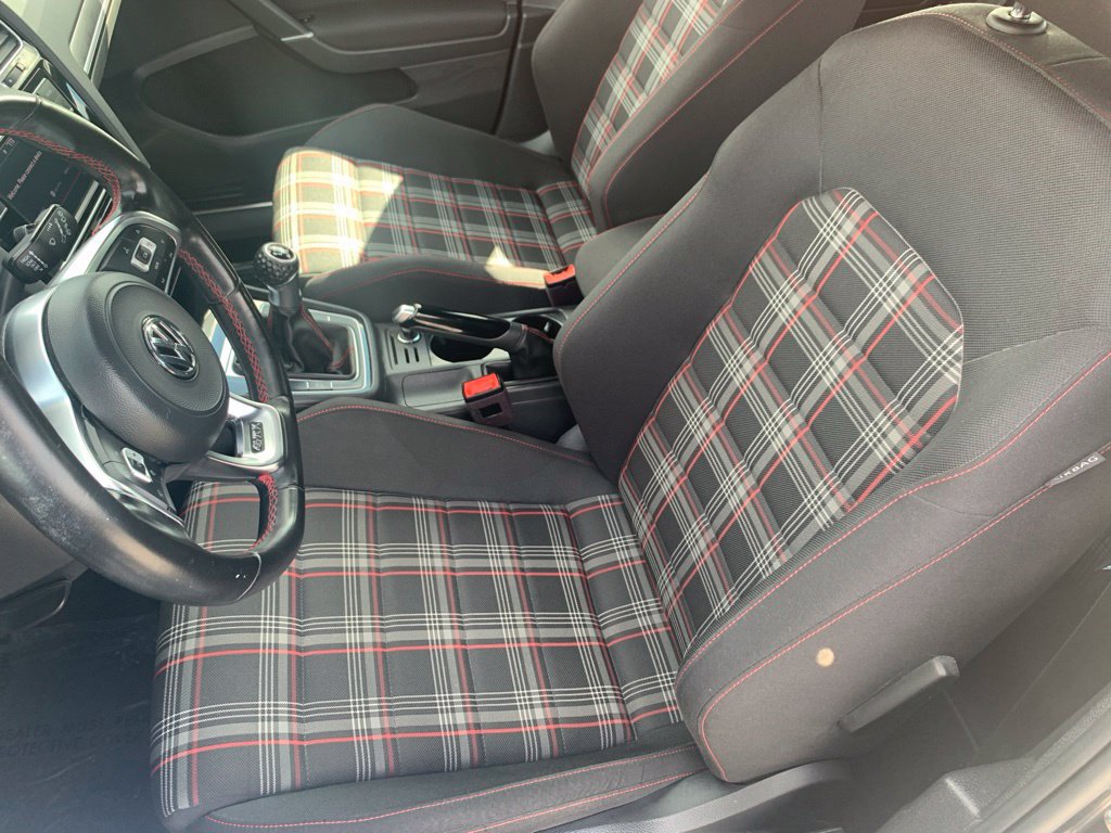 Used 2020 Volkswagen Golf 4-Door FWD image 13