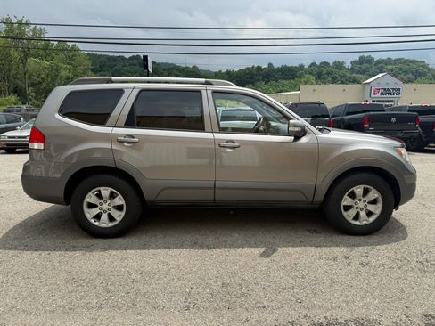 Used 2009 Kia Borrego EX AWD/4WD image 4