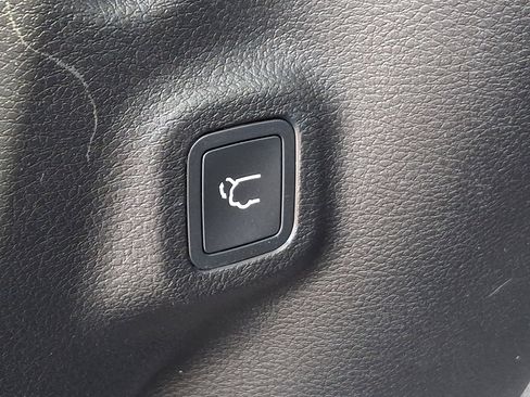 Used 2018 Jeep Compass Limited w/ Navigation Group AWD/4WD image 33