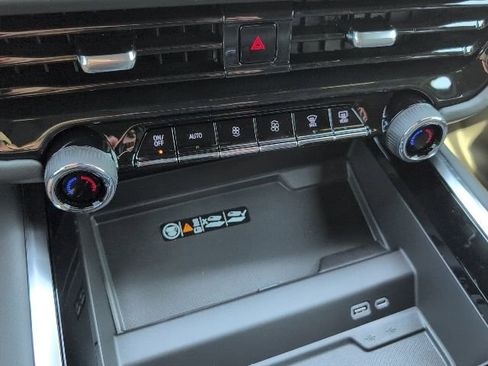 New 2026 Chevrolet Suburban RST w/ RST Capability Package AWD/4WD image 29