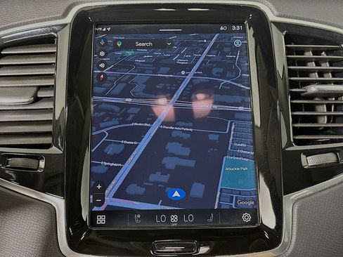 Certified 2025 Volvo XC90 T8 Plus w/ Protection Package Premier image 14