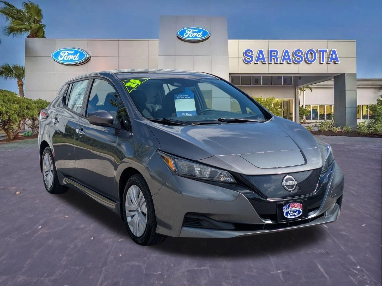 Used 2025 Nissan Leaf S FWD image 1