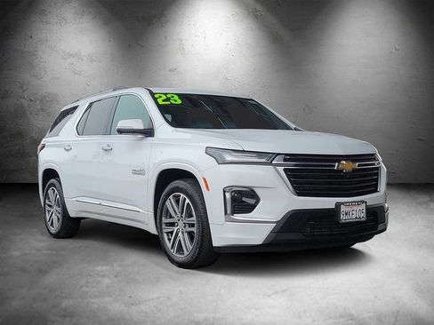 Certified 2023 Chevrolet Traverse High Country FWD image 2