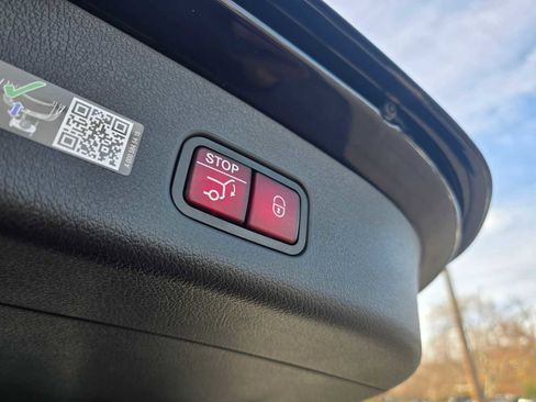 Certified 2026 Mercedes-Benz GLC 300 4MATIC image 18