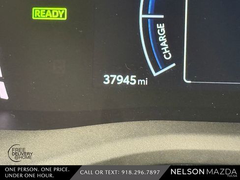 Used 2025 Toyota Camry SE w/ Convenience Package FWD image 28