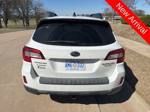 Used 2017 Subaru Outback 2.5i Limited image 4