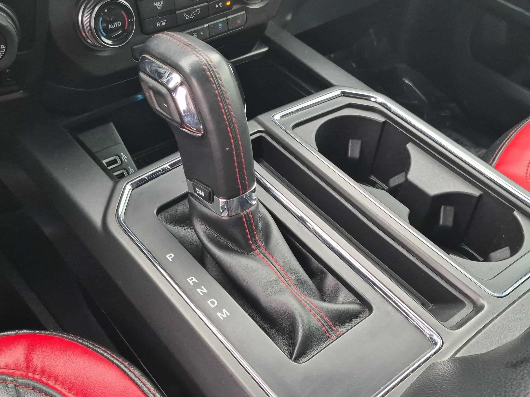 Used 2019 Ford F150 Lariat w/ Equipment Group 502A Luxury AWD/4WD image 17