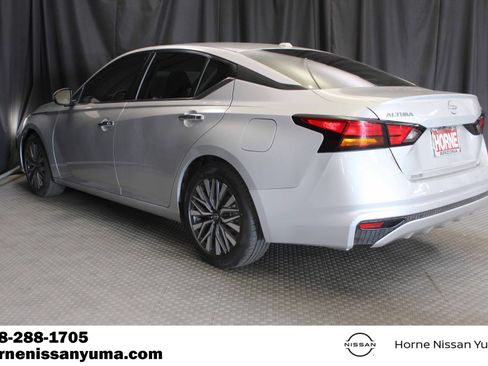 Used 2023 Nissan Altima 2.5 SV FWD image 15