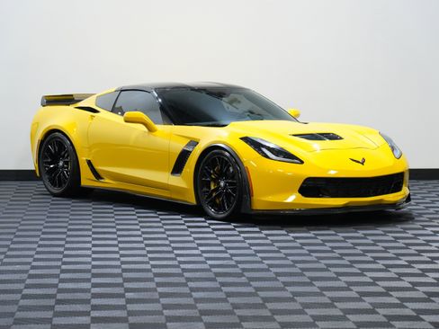 Used 2015 Chevrolet Corvette Z06 w/ Z07 Performance Package image 5