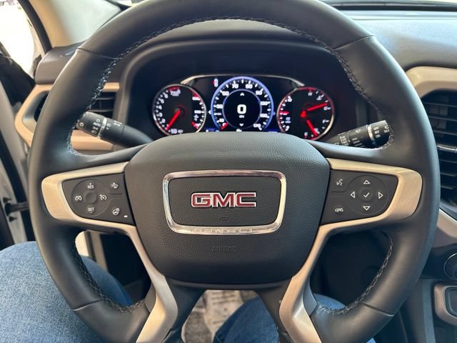 Used 2023 GMC Acadia Denali w/ Denali Technology Package AWD/4WD image 17