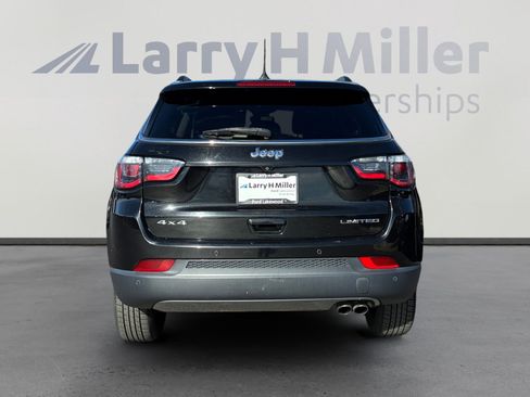 Used 2018 Jeep Compass Limited w/ Navigation Group AWD/4WD image 4