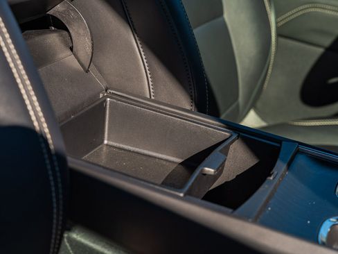 Used 2024 GMC Acadia Elevation image 11