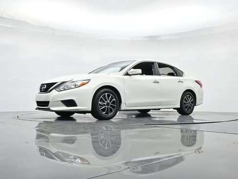 Used 2018 Nissan Altima 2.5 S w/ S Convenience Package image 35