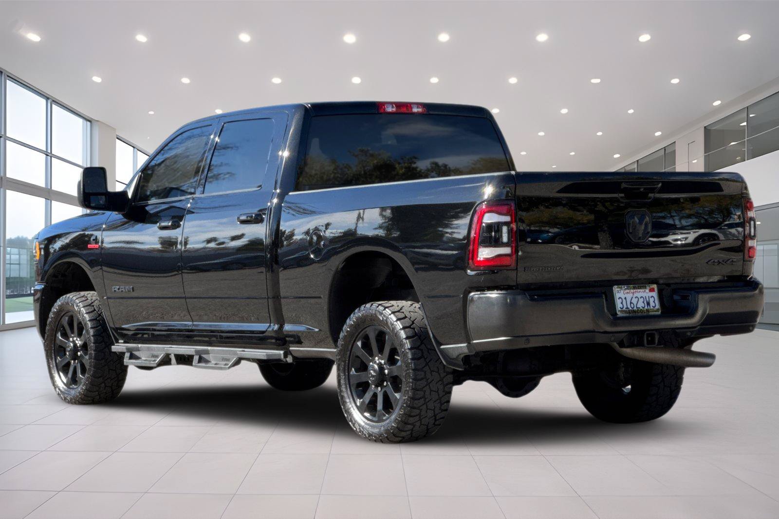 Used 2023 RAM 2500 Big Horn w/ Night Edition AWD/4WD image 6