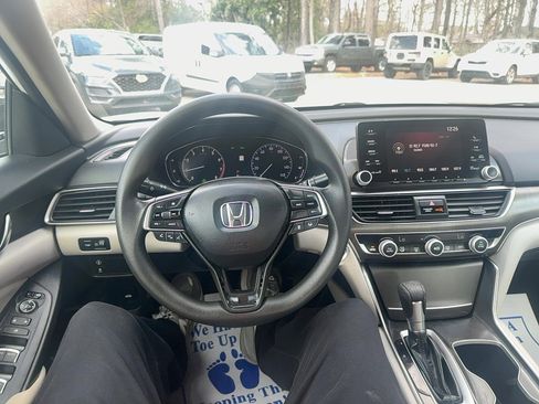 Used 2018 Honda Accord LX image 13