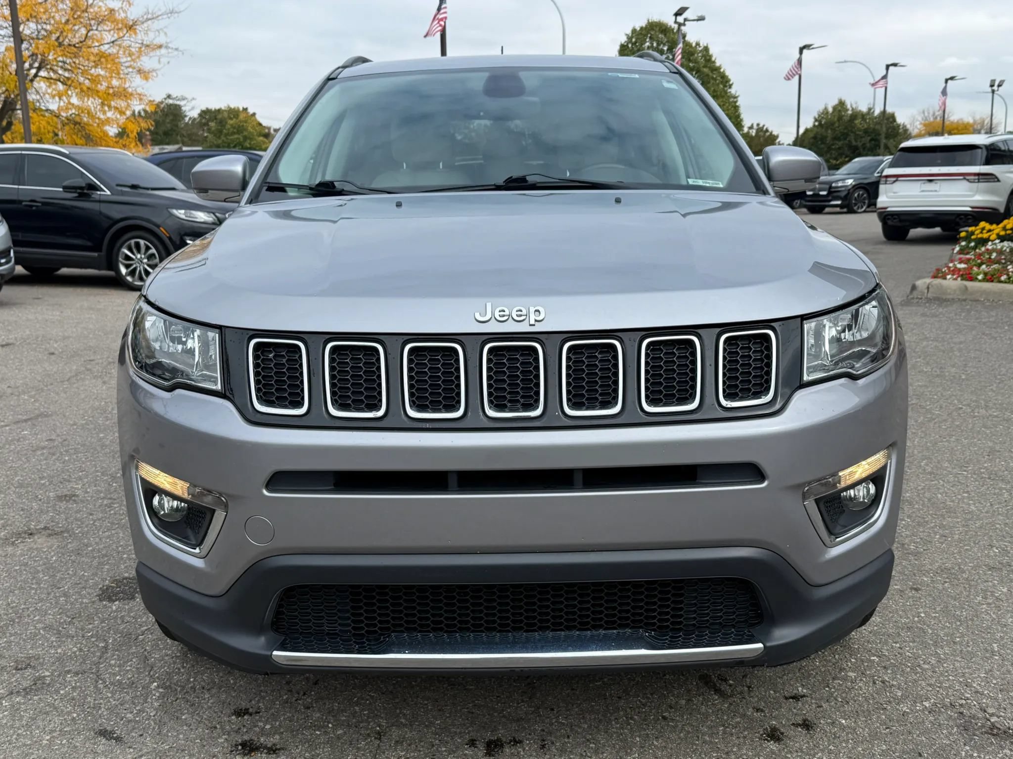Used 2017 Jeep Compass Limited AWD/4WD image 2