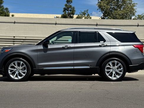 Used 2022 Ford Explorer Platinum w/ Class IV Trailer Tow Package RWD image 9