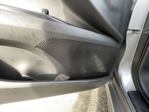 Used 2025 Toyota Camry SE w/ Multimedia Upgrade Package image 23