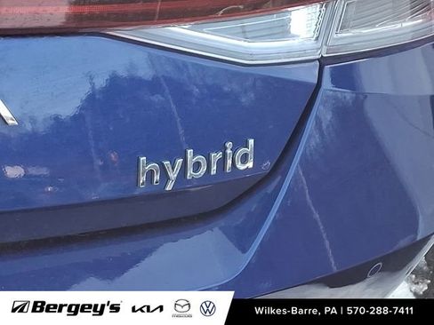 Used 2023 Hyundai Elantra Limited image 12