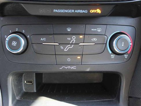 Used 2018 Ford Focus SE FWD image 20