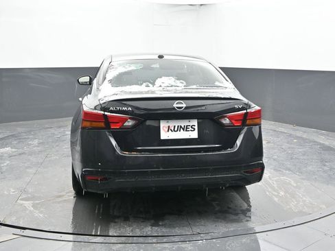 Used 2024 Nissan Altima 2.5 SV image 11
