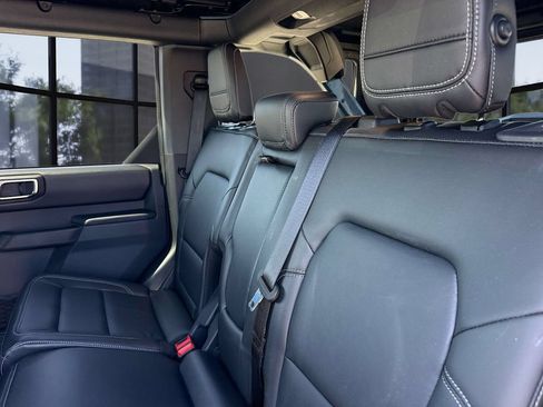 Used 2025 Ford Bronco Outer Banks AWD/4WD image 15