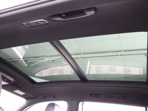 Used 2023 Volkswagen Atlas Cross Sport SE w/ Panoramic Sunroof Package AWD/4WD image 22