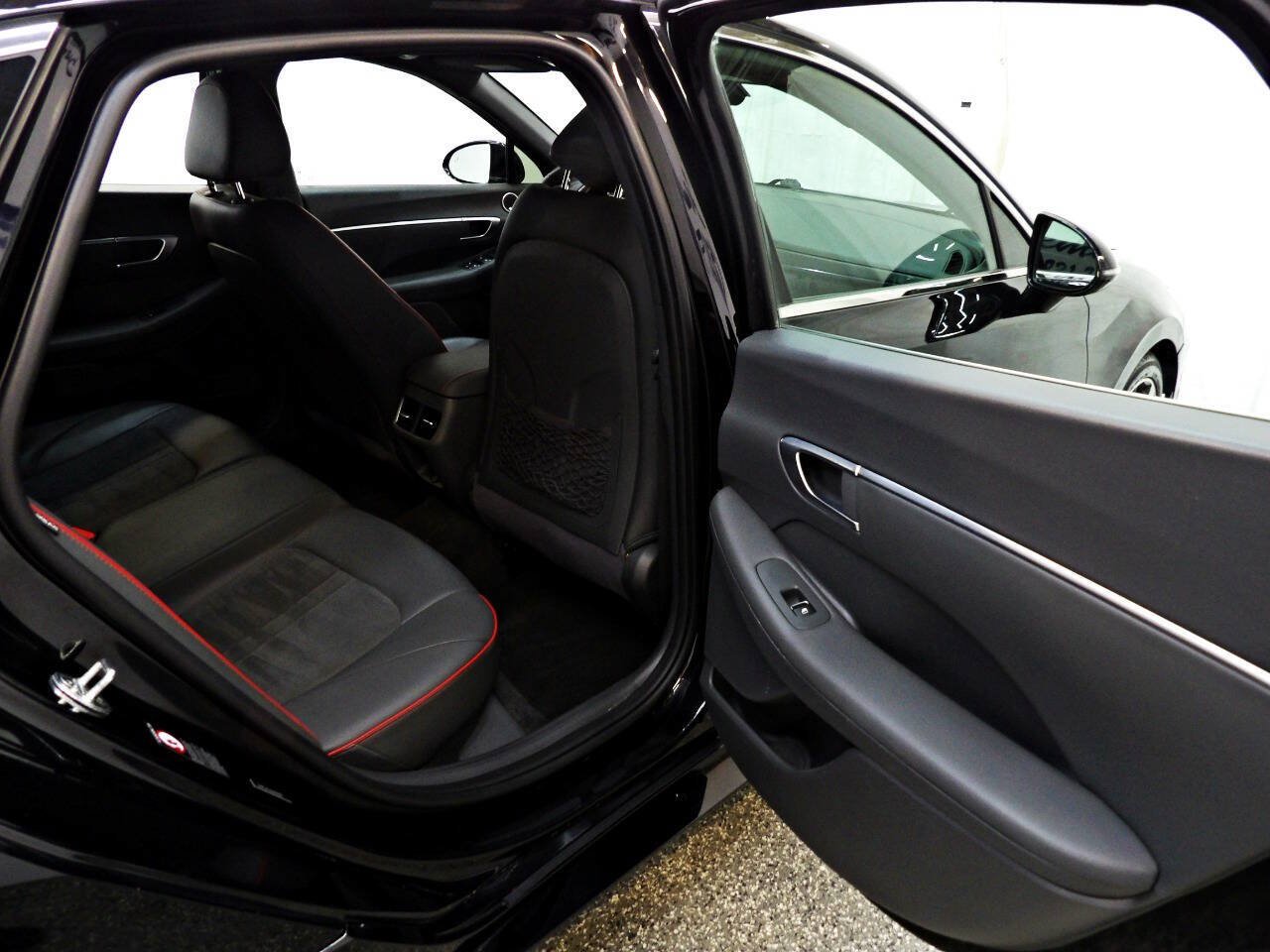 Used 2021 Hyundai Sonata SEL Plus w/ Tech Package FWD image 11