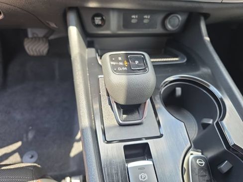 Used 2025 Nissan Rogue SV AWD/4WD image 14