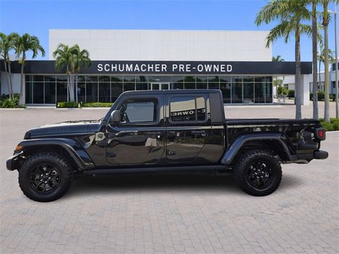 Used 2023 Jeep Gladiator Willys image 4