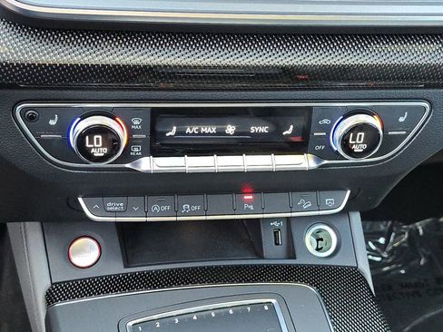 Used 2018 Audi SQ5 Premium Plus w/ Navigation Package AWD/4WD image 30