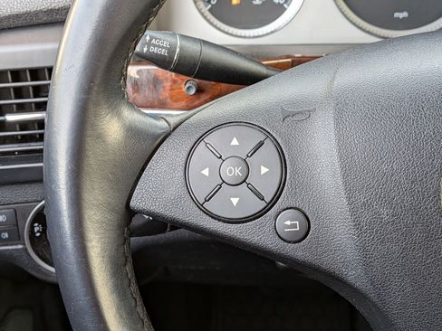 Used 2012 Mercedes-Benz GLK 350 4MATIC image 15